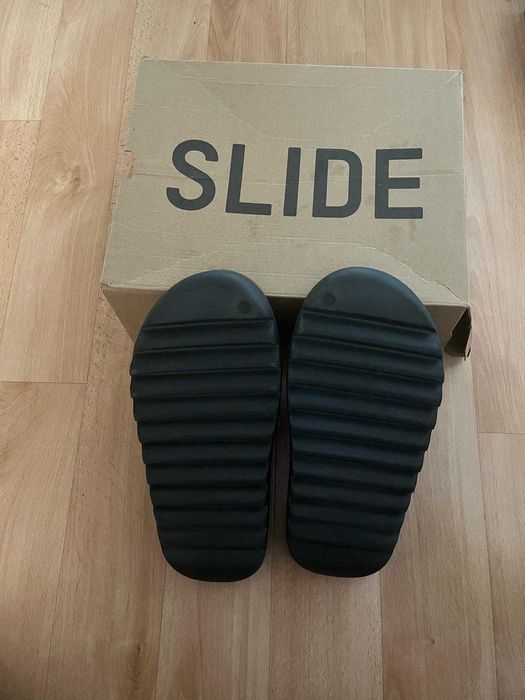 Klapki, buty Adidas Yezzy slide dark onyx, rozm . 42