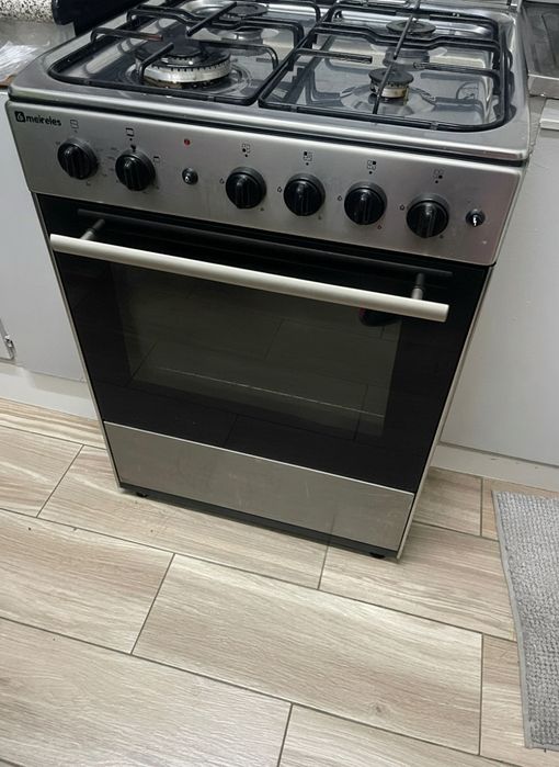 Fogão com forno a gás Meireles