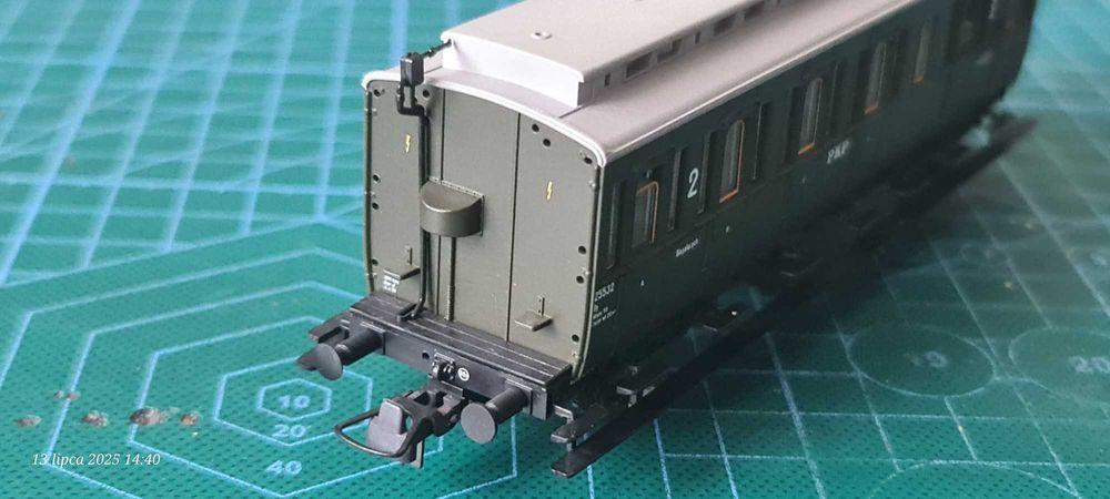 H0 Wagon osobowy 2 klasy typu By Roco 45763 Używane