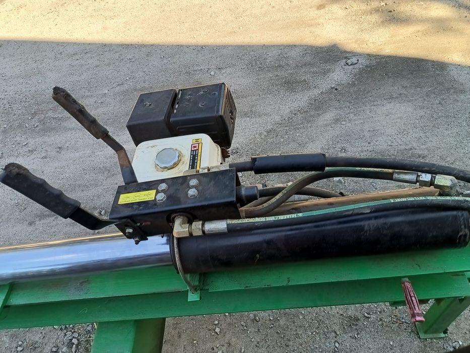 Łuparka Spalinowa do drewna 40 ton silnik 13 HP spalinowy