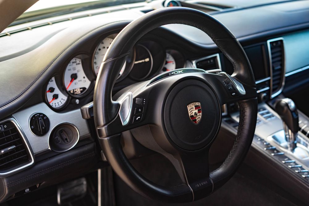 Porsche Panamera 4S 2011