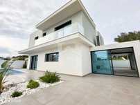 Moradia T3 em Murches com Garagem Box, Jardim e Piscina