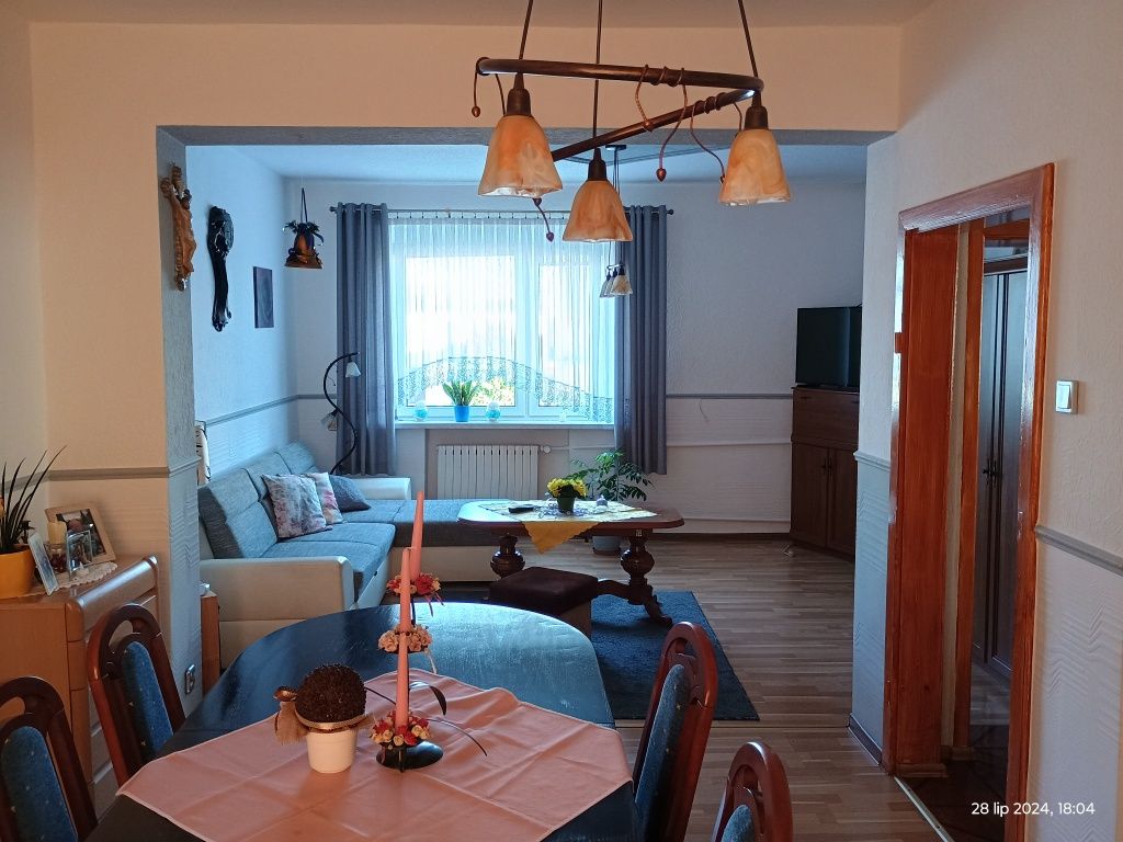 Dom jednorodzinny wolnostojący.