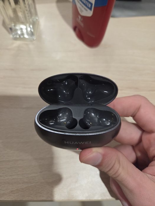 Продам наушники Huawei FreeBuds 4i