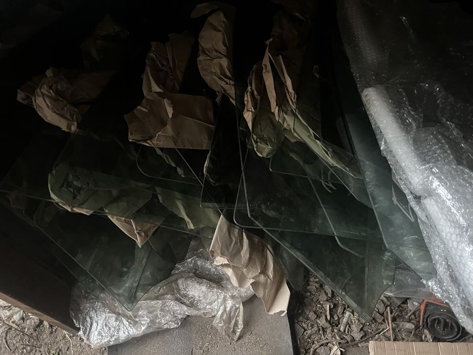 Стекло боковое Chevrolet volt 1 2 стекла на шевроле вольт 1 2 шевролет