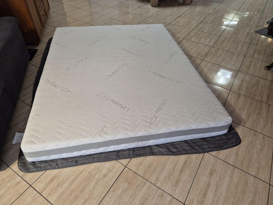 Materac  piankowy 160x200cm