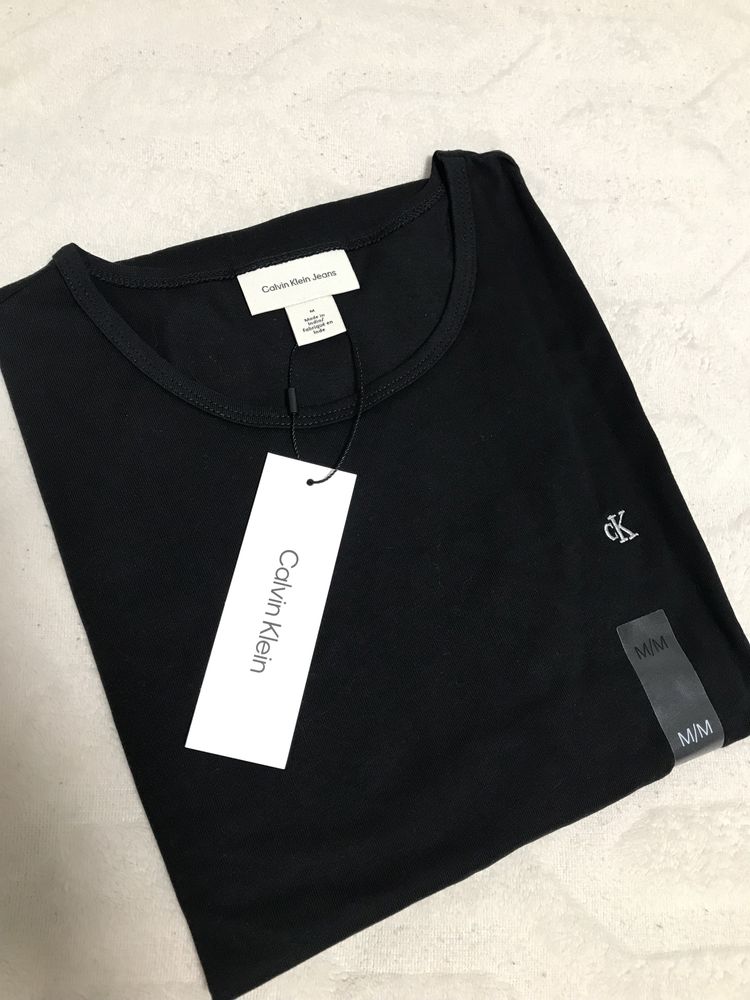 Продам жіночу спортивну сукню Calvin Klein