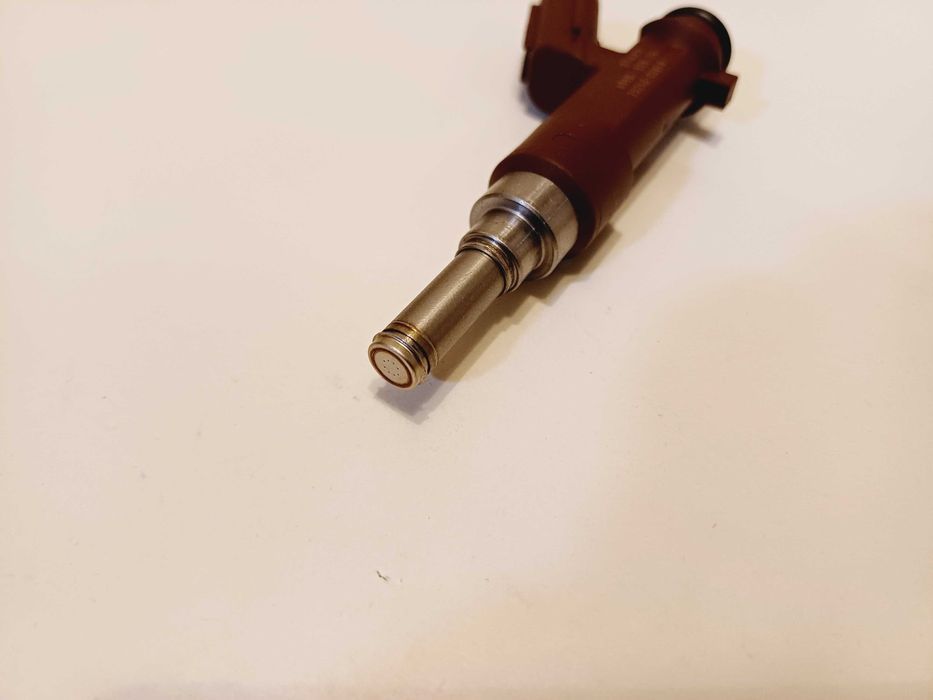 Wtryskiwacz  TOYOTA  23250-0Q040   Nowy  Oryginalny