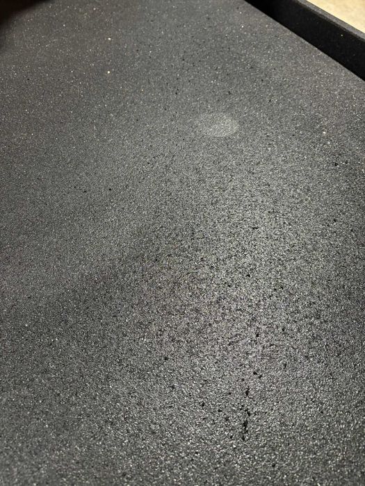 Pavimento de Ginásio com pequenos defeitos