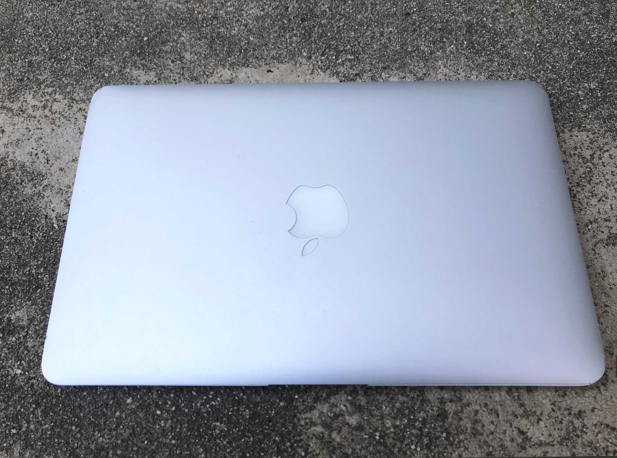 MacBook Air 11 (A1465) - Para peças