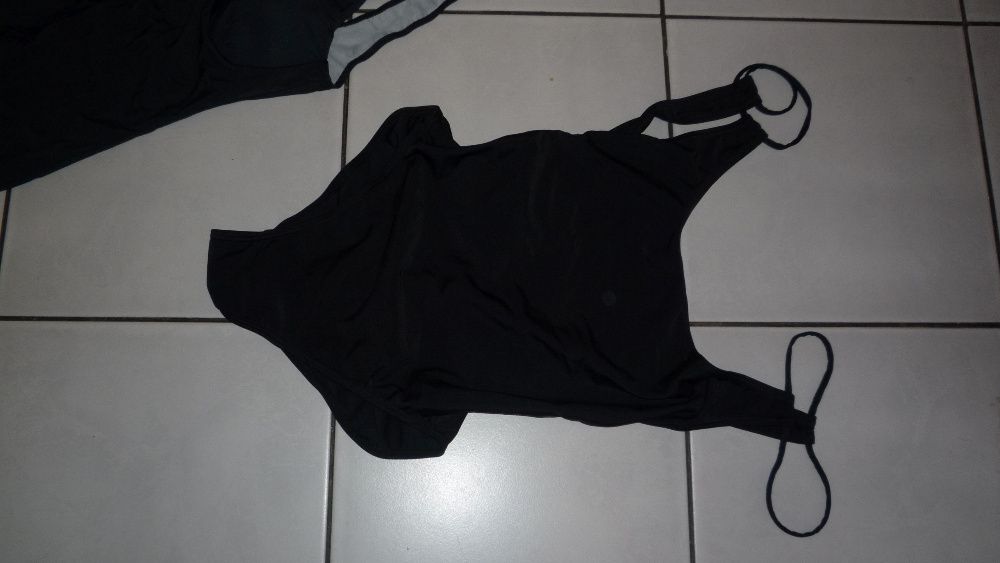 Kostium kąpielowy jednoczęściowy ,kolor czarny M