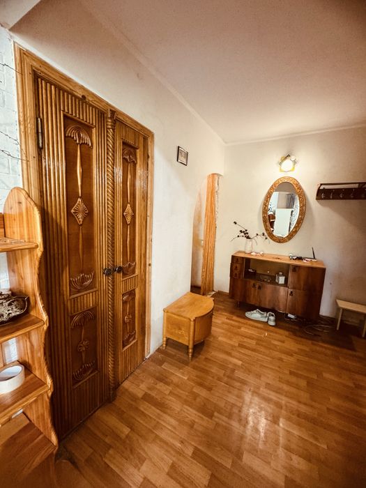 Продам двох кімнатну біля озера у м.Новий Розділ.