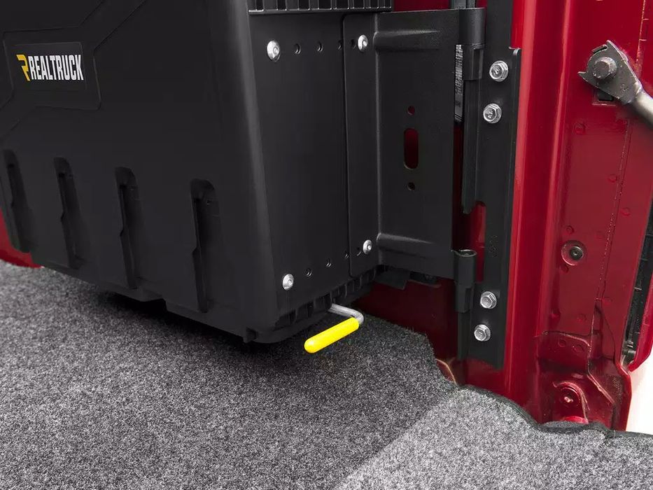 Undercover Swing Case skrzynka organizer na pakę Isuzu D-Max pasażer