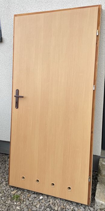 Drzwi wewnetrzne z oscieżnica 99x204