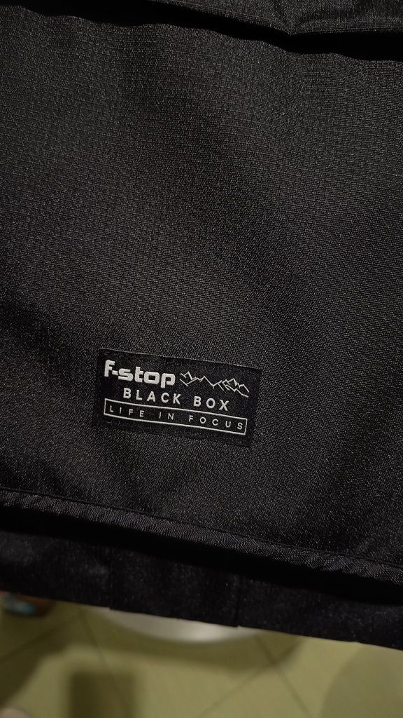 NOWA  F-stop Black Box  Duża torba fotograficzna z komorą na laptopa
