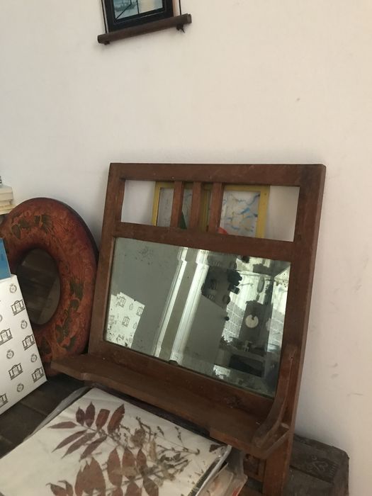 Cadeira de costura antiga para quarto de criança