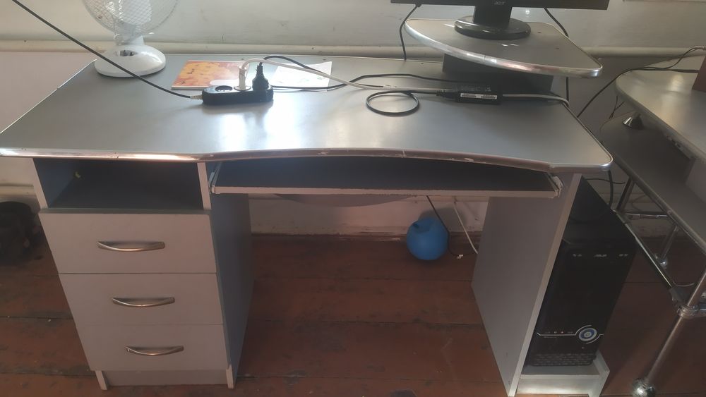 Продам компьютерные столы