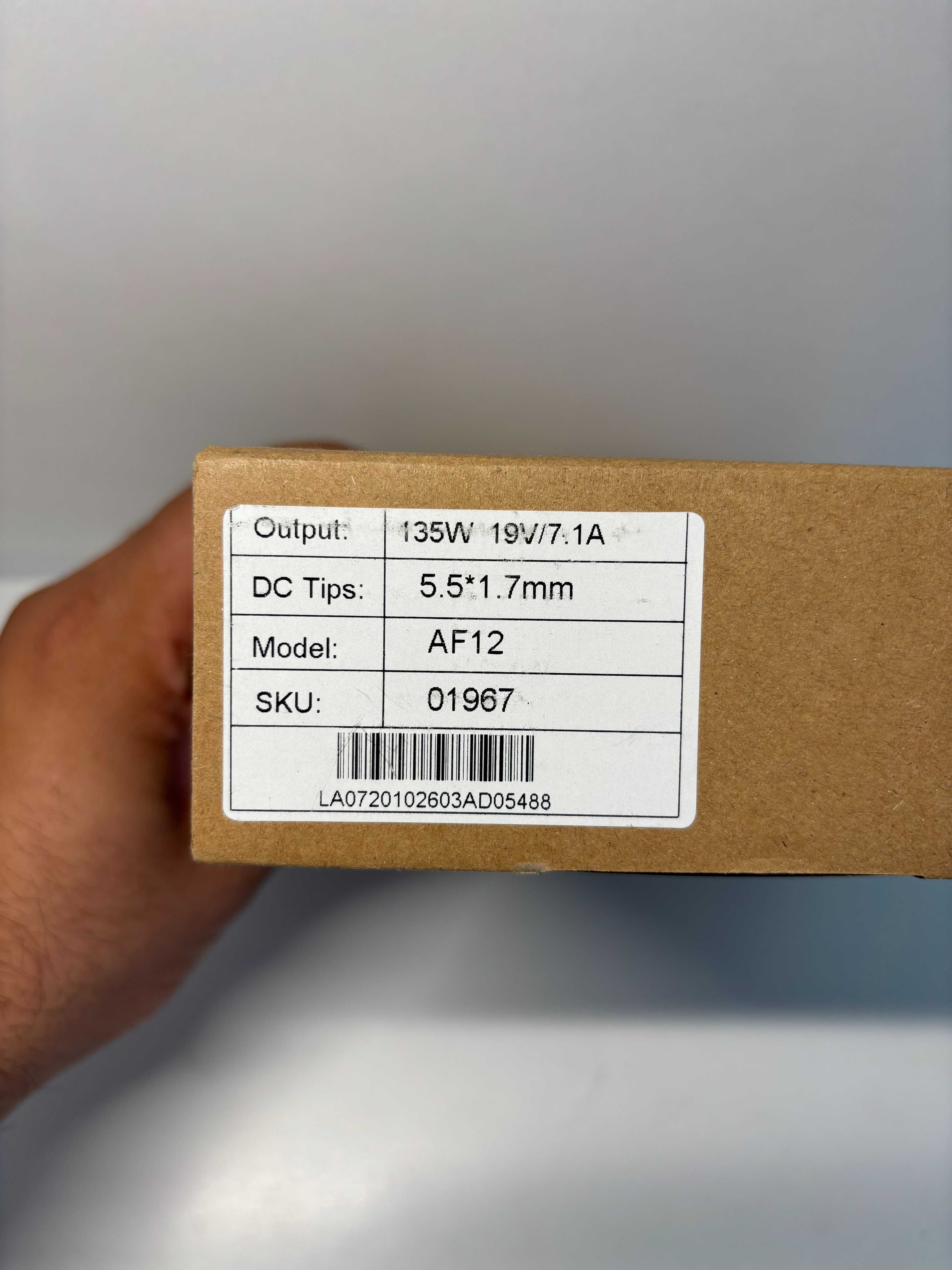 Carregador Transformador Portátil 135W 19v 7.1A AF12