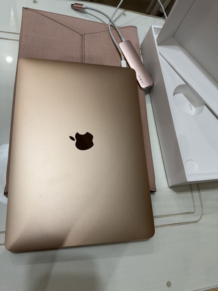 Apple MacBook Air Gold 8GB, 256 SSD, 13”3 2018