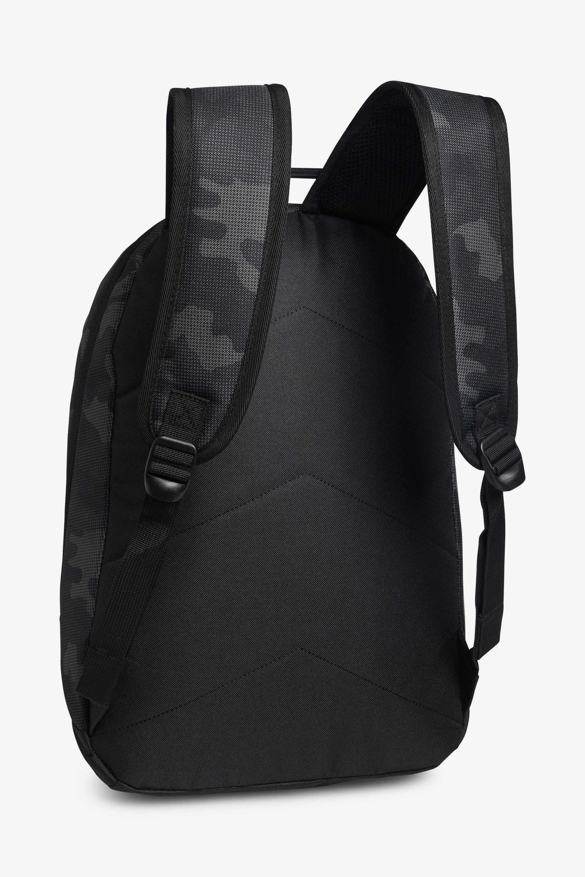Mochila Desportiva FILA 30L – Estilo e Funcionalidade