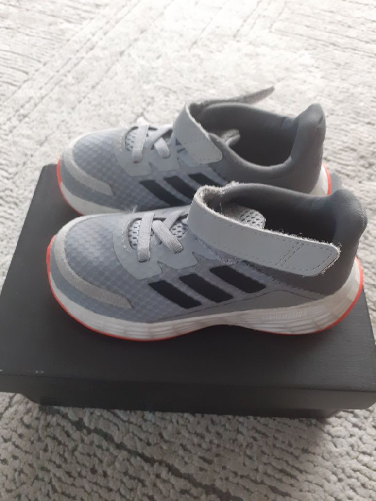 Buty dziecięce Adidas rozmiar 25