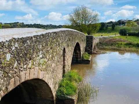 À venda de Moradia independente em Monforte