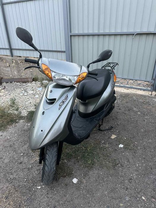 В продажі ямаха джог з контейнера є багато інших моделей