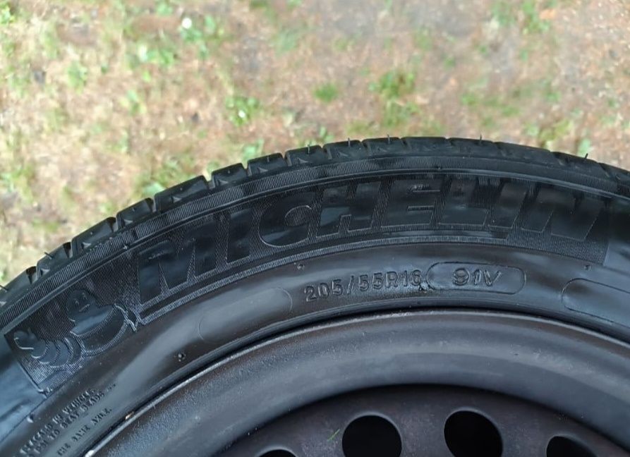 Komplet kół (Michelin 205/55/16, stalowe 16" 5x108)