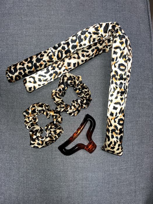 Wałek do kręcenia włosów bez użycia ciepła panterka