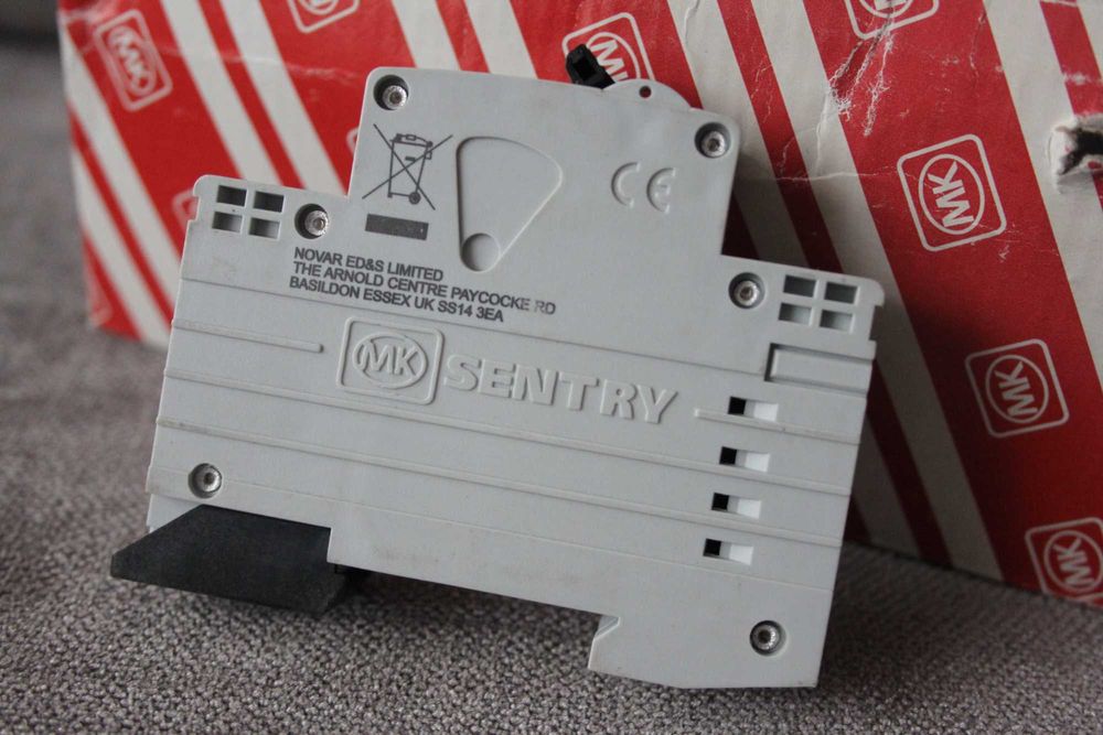 MK Sentry 5910S 10A jednobiegunowy wyłącznik