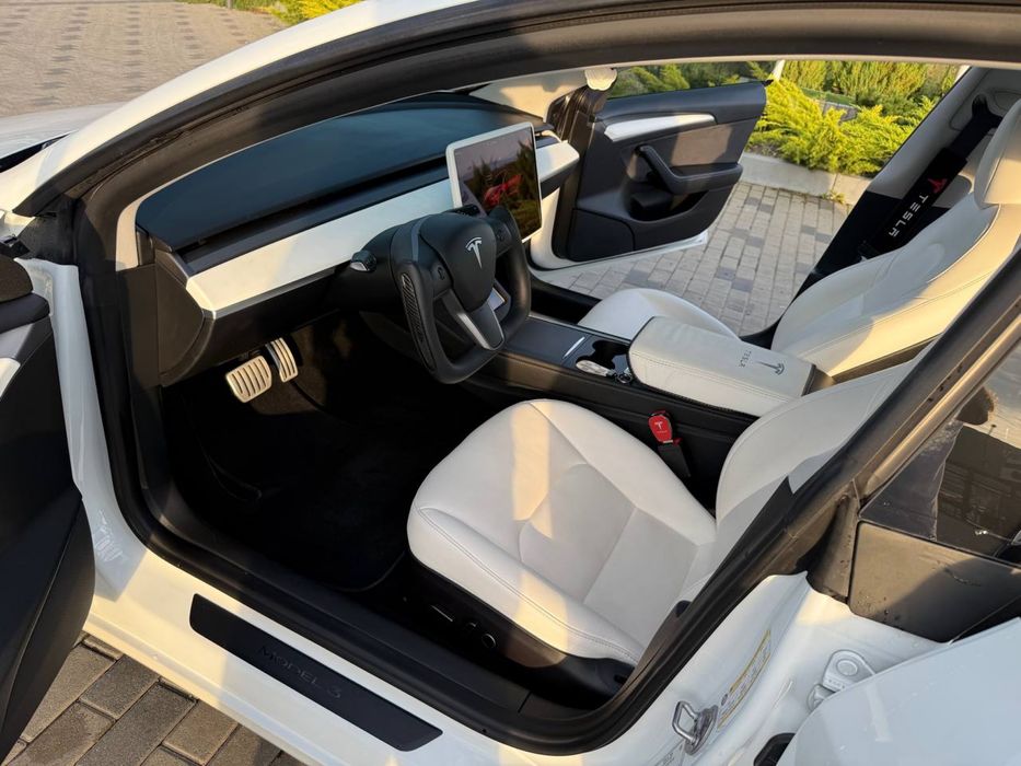 Розборка Tesla S/3/X/Y в місті Хуст. Знайдемо всі запчастини.