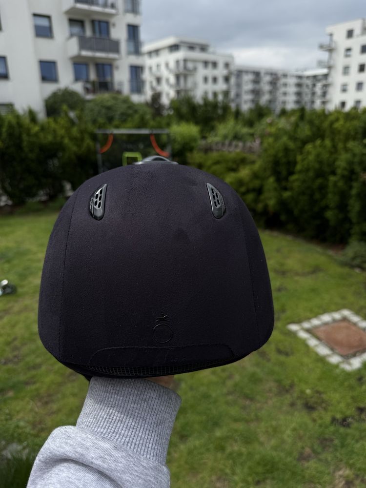Kask jeździecki fOuganza C700