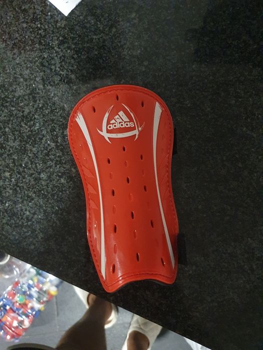 Caneleiras  adidas