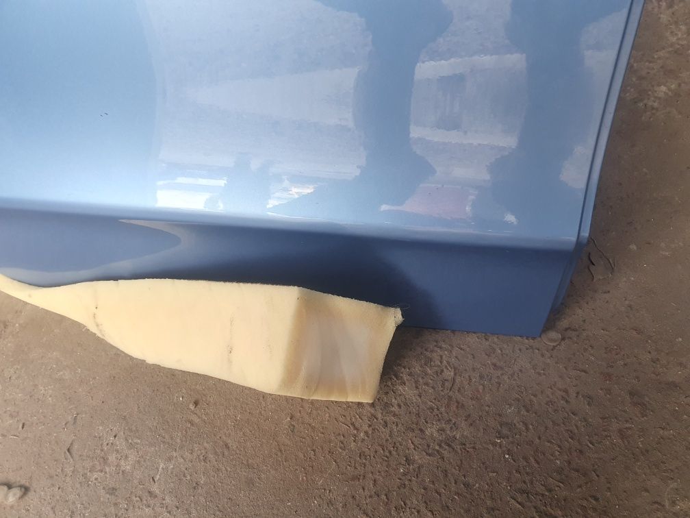 Видалення вмятин на авто без фарбування (PDR).