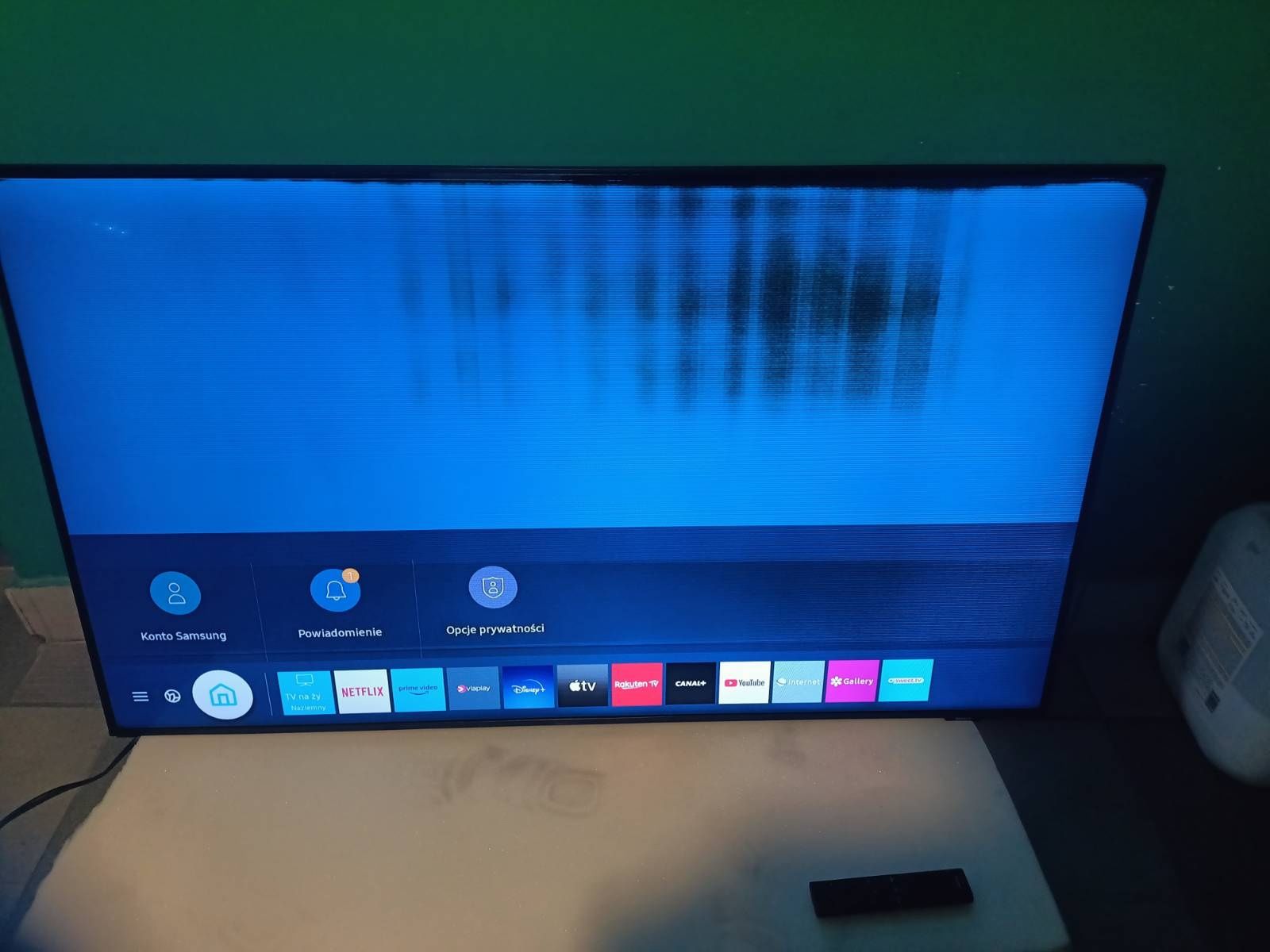 Telewizor Samsung Smart UE50AU8002K 50 cali uszkodzony płaski