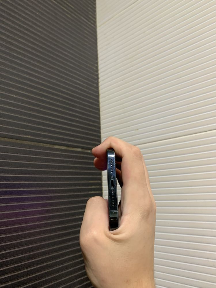 iPhone 12 Pro Max — Синий зверь на твоей стороне!