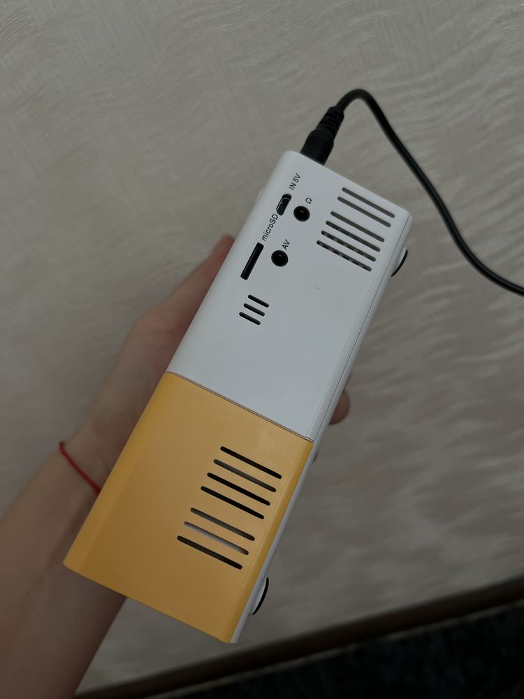 Проектор портативний міні led projector