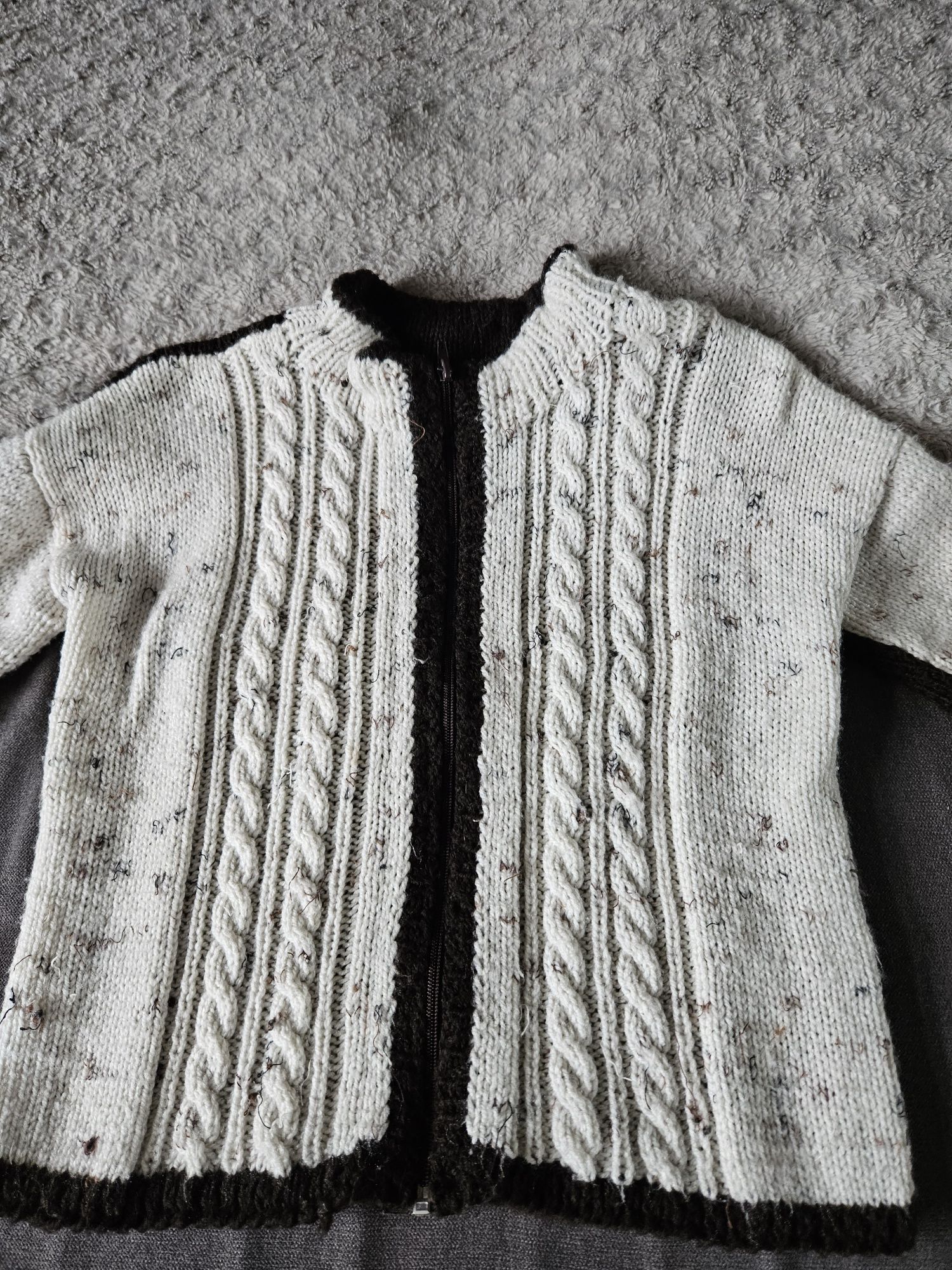 Sweter na zamek rozmiar 128
