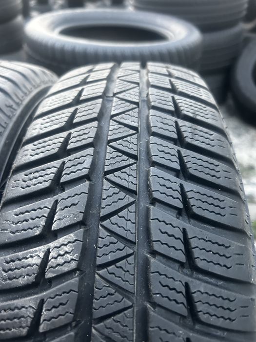 Шини зимові пара  2і шт. 175/70r14 Falken