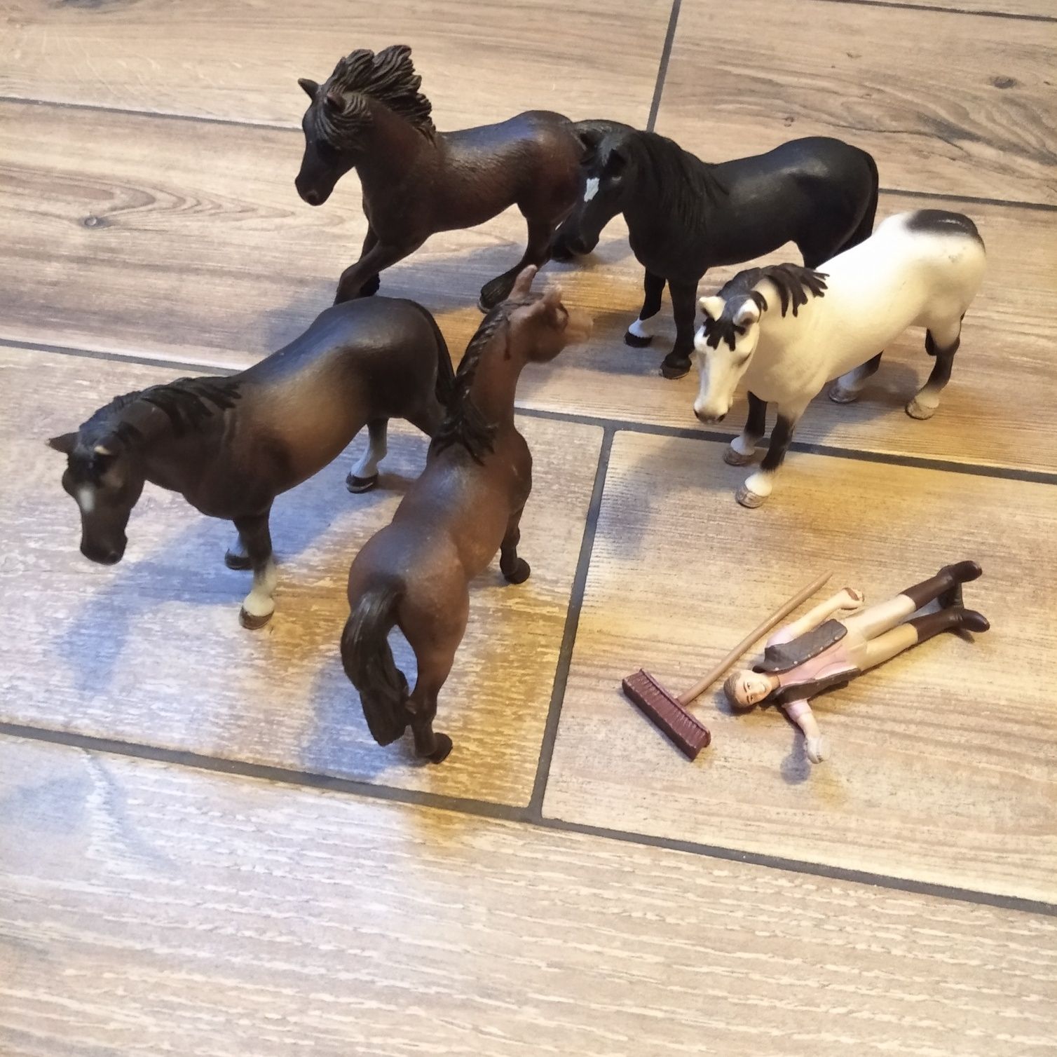 Zestaw koni schleich