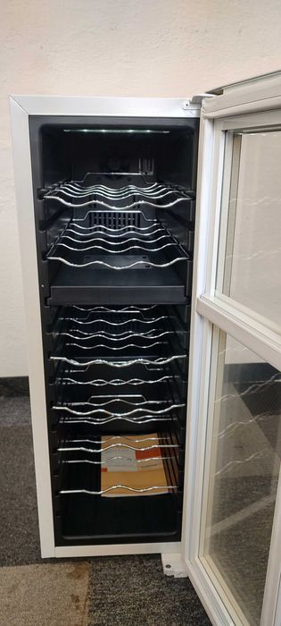 Lodówka do wina, winiarka dwustrefowa 18 But. Klarstein S-311