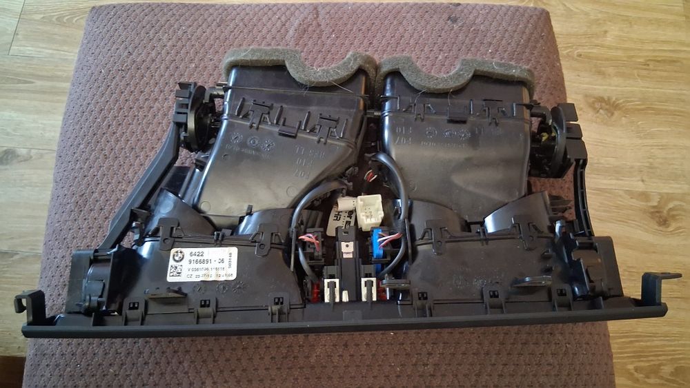 BMW kratka nawiewu F10