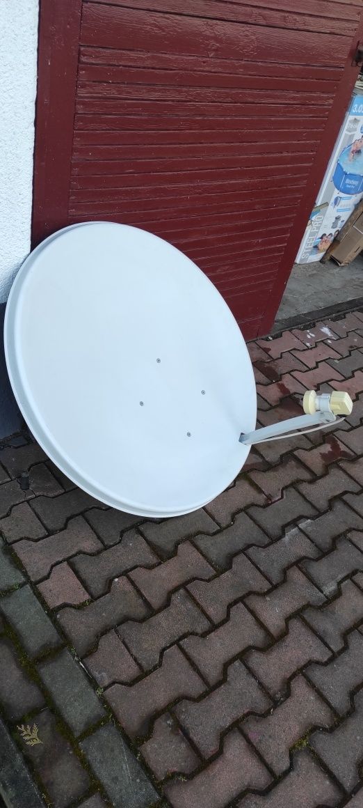 Antena satelitarna