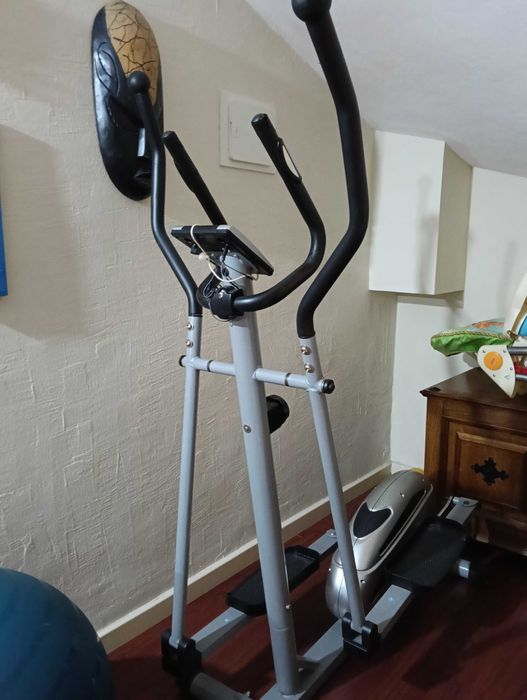 Elíptica bom estado, com controlo digital