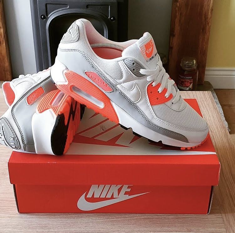 Nike Air Max 90 Hyper Orange