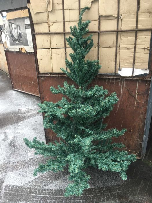 Ёлка новогодняя,  искусственная 160см 2 шт.