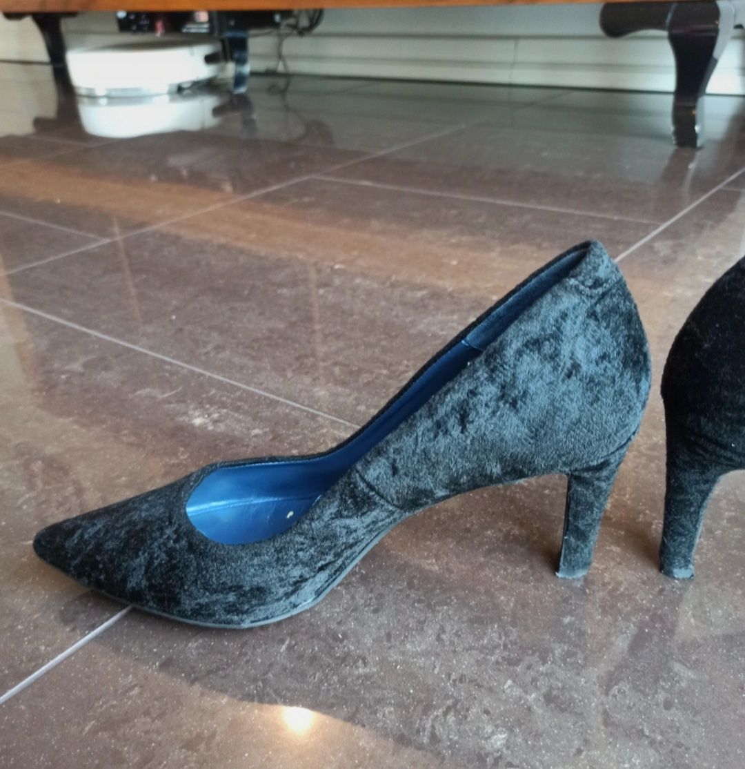Buty czarne na obcasie obcasy 37 Perlato