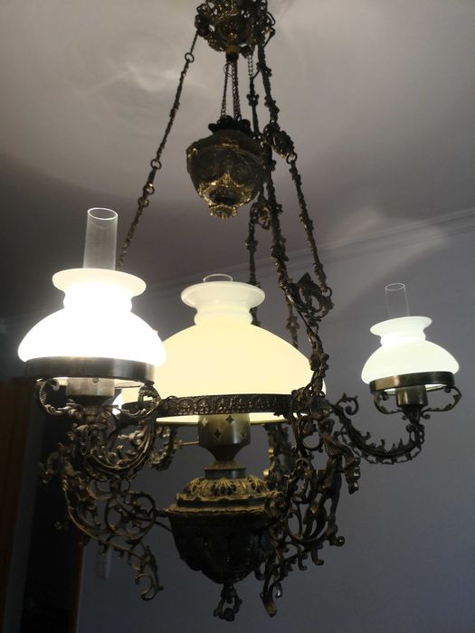 Candeeiro de bronze  trabalhado (teto)