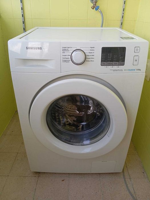 Máquina lavar roupa