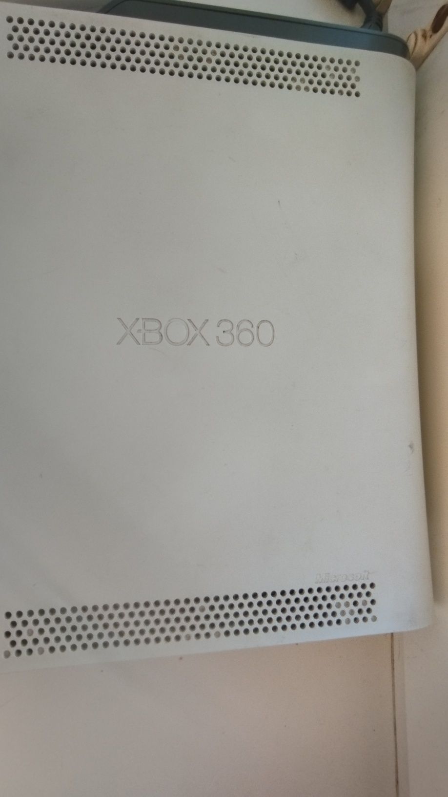 Продам xbox 360.